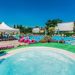 Blu Marlin Con Piscina Aparthotel