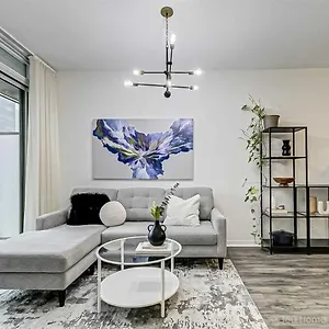  Apartment Prime Location - Stunning 2-bdrm