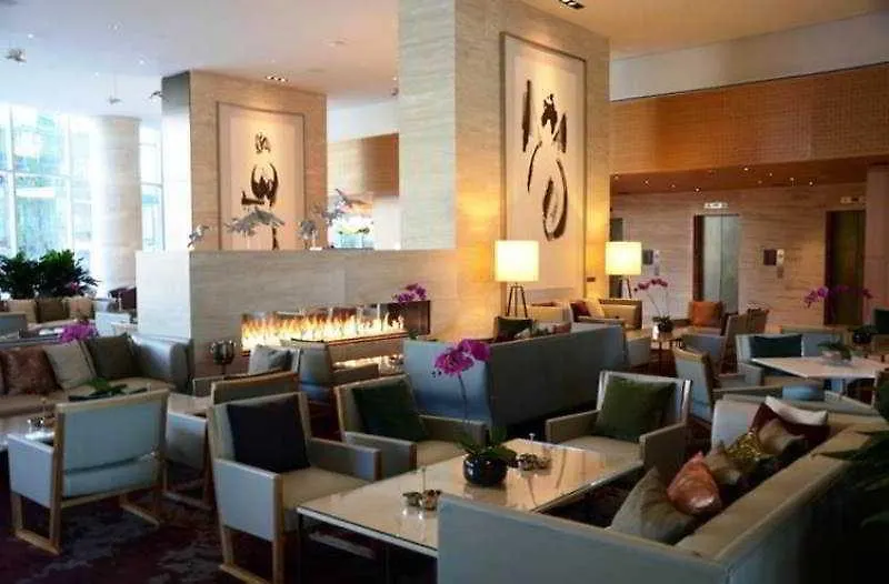 شانغريلا-La Hotel تورونتو 5*,